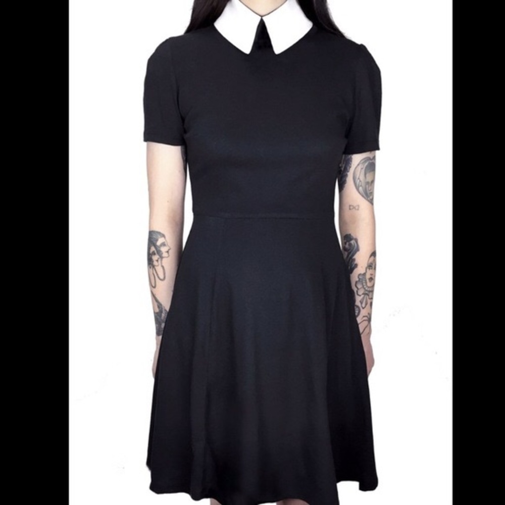 DEANDRI Black Dress with White Peter Pan Collar